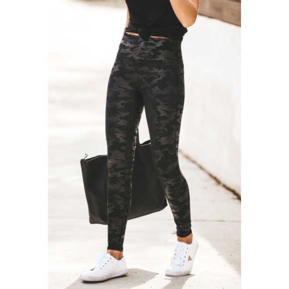 CLOSEOUT High Waist Camo Compression Leggings NWT - Picture 10 of 13